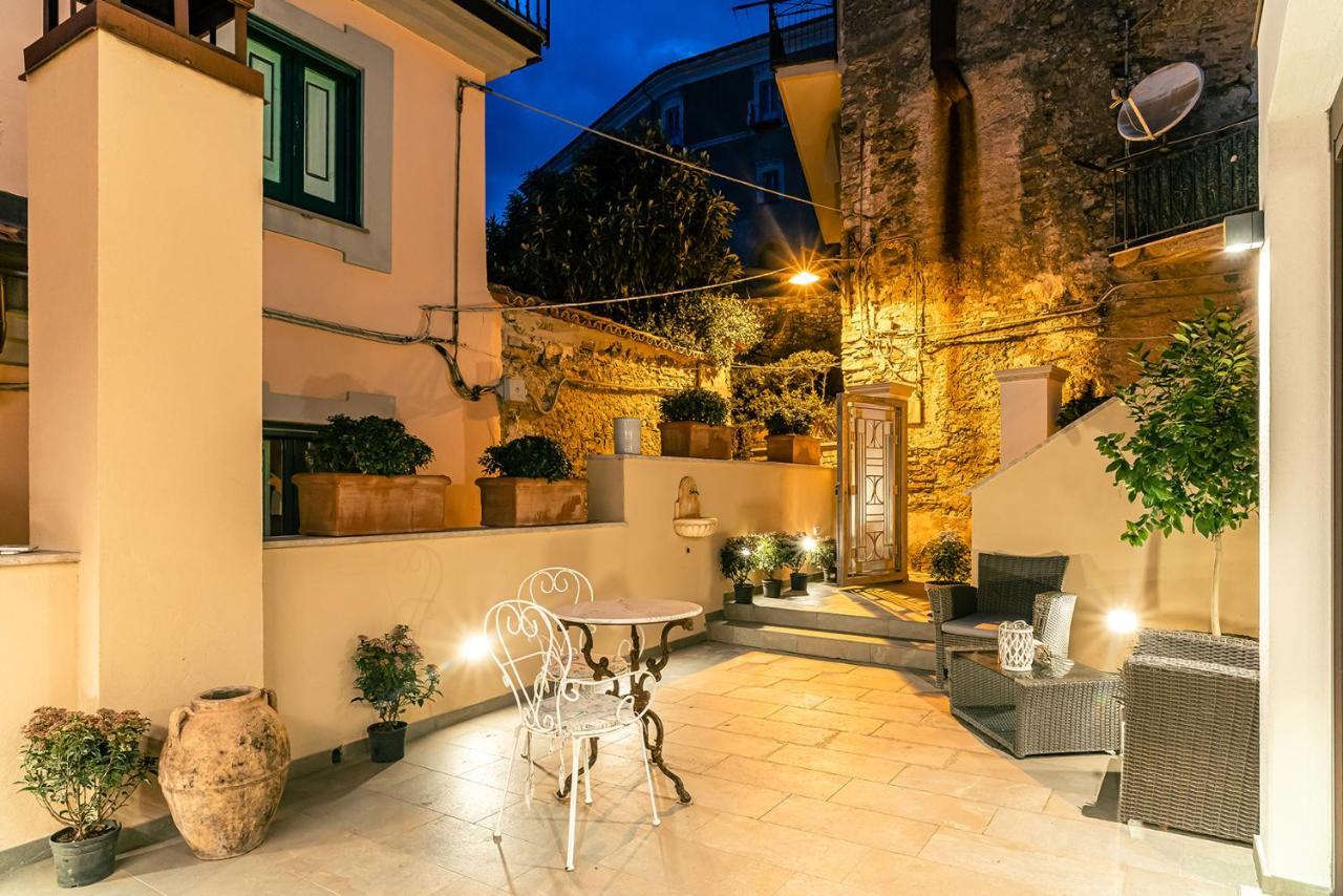 Bed and Breakfast De Gulia Charme And Relax Castellabate Esterno foto